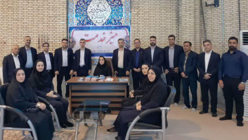 برگزاری میز خدمت اداره کل استاندارد در مصلی شهر ایلام