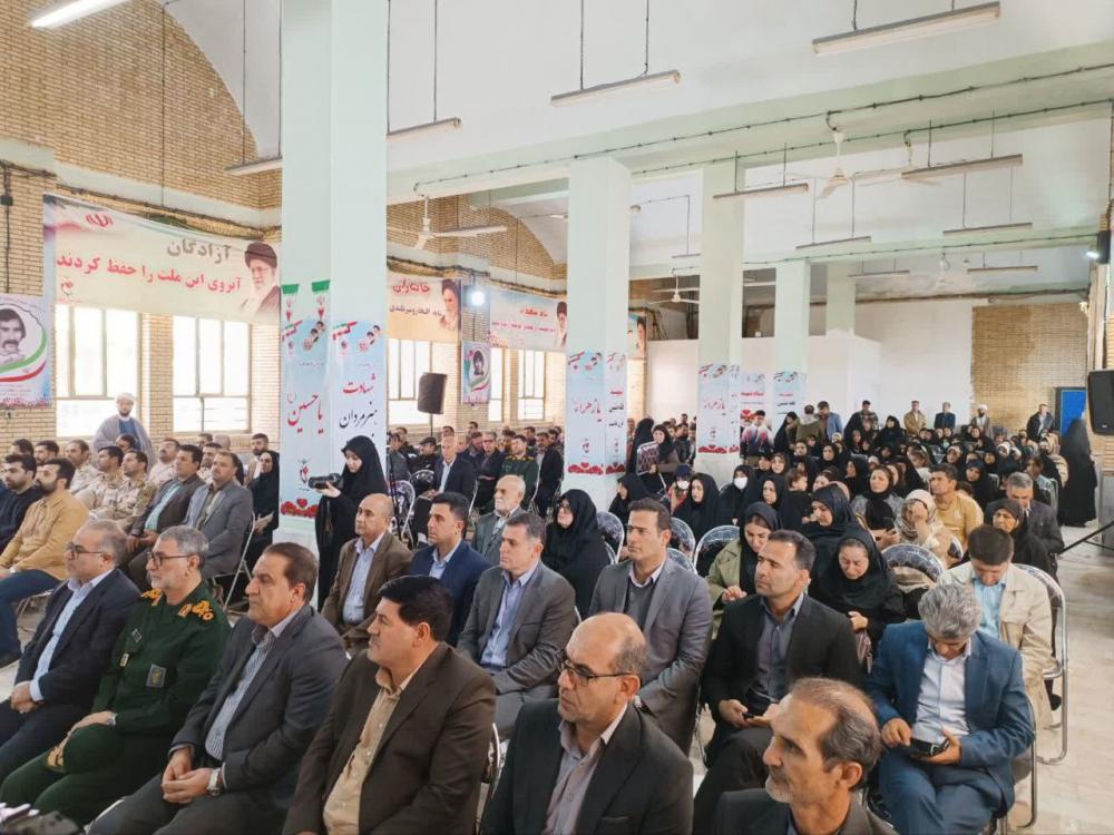 گزارش تصویری/میهمانی لاله ها در گلزار شهدا