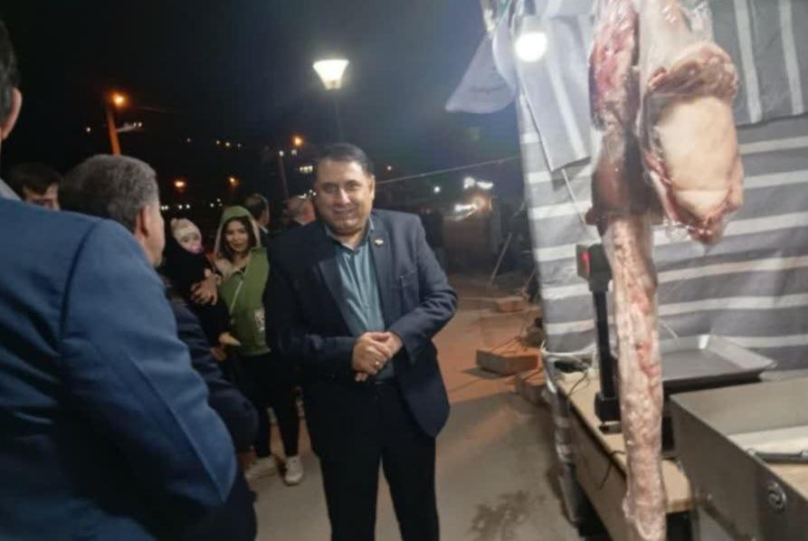 عرضه مستقیم گوشت قرمز تولیدی عشایر استان در نمایشگاه توانمندی های انقلاب