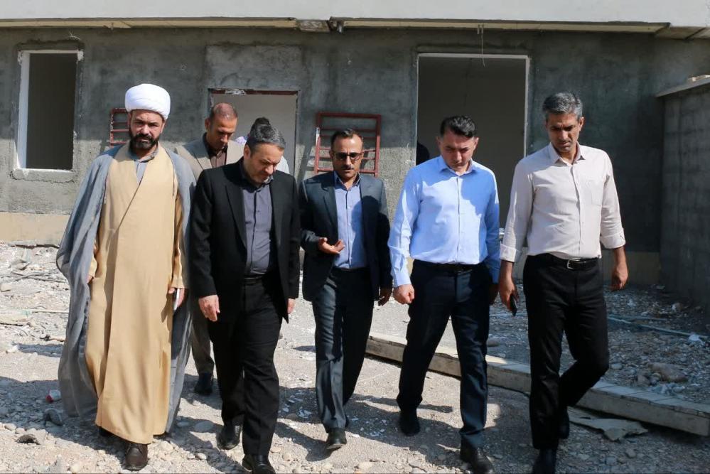 پیگیری روند اجرای پروژه ۵۰ واحدی طرح خانه امید مهران در بازدید معاونان بنیاد مسکن کشور
