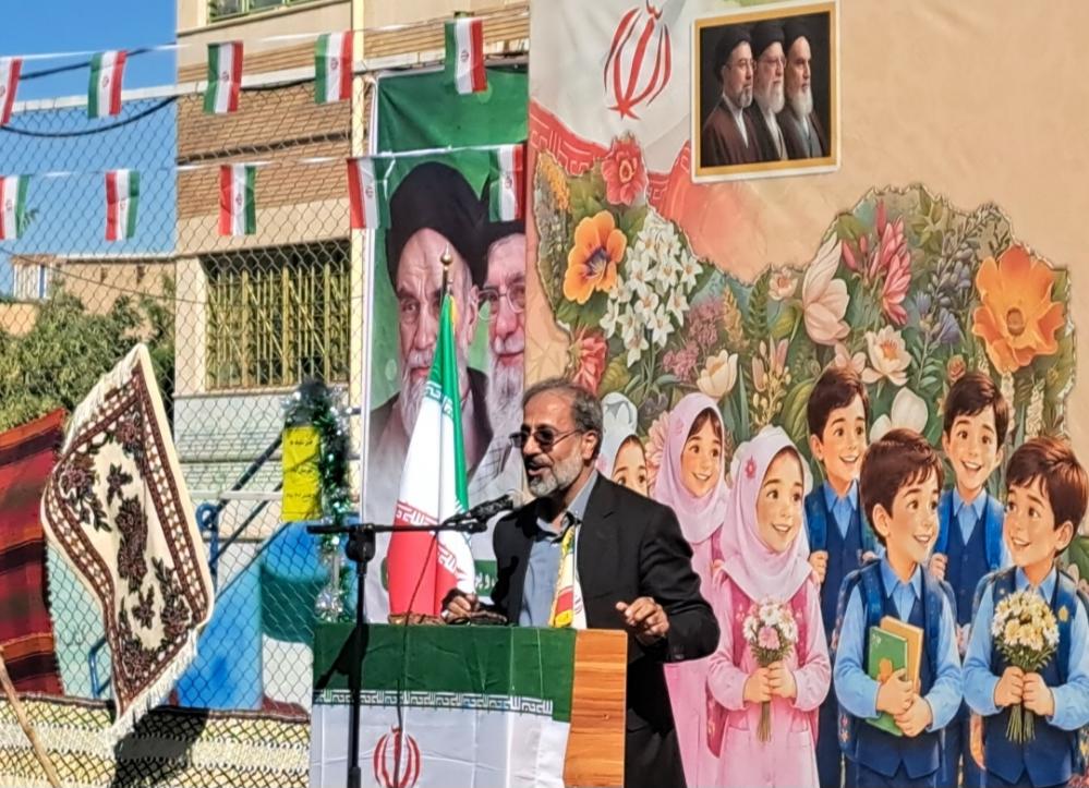 تأکید نماینده وزیر در ایلام بر محوریت معنویت و قرآن در نظام تعلیم و تربیت