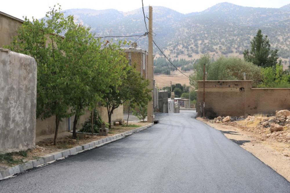 تکمیل عملیات اساس و آسفالت ۷ هزار و ۵۰۰ مترمربع از معابر روستای سراب ایوان
