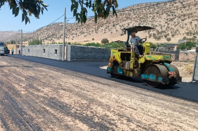 نهضت آسفالت در سه روستای سرتنگ، باسکله و ترن شهرستان ایوان؛ اجرای ۱۰ هزار مترمربع آسفالت 
