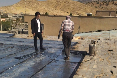 ۵۰ سقفِ امید برای مددجویان ایلامی؛ عملیات ایزوگام منازل در هفته دولت به پایان رسید